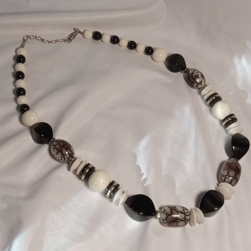 Necklace 24" Beaded Glass Cream Black Brown Gold Barrel Fastener